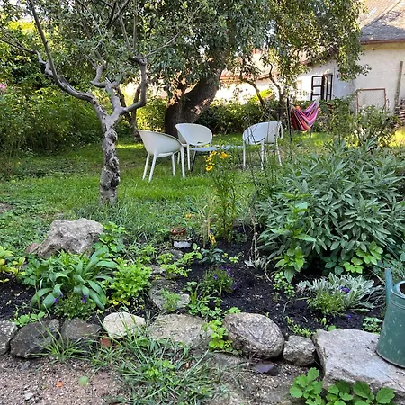 House With Charming Garden * Kutna Hora